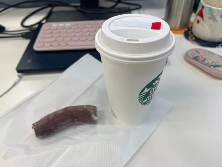 烤地瓜+星巴克大杯拿鐵。