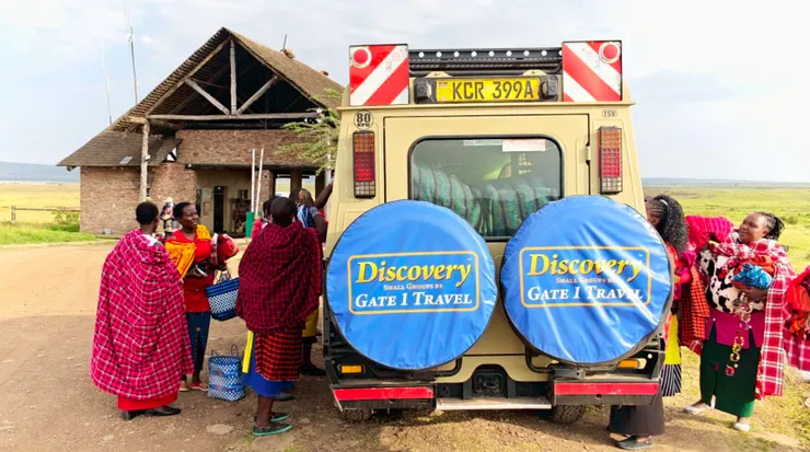 穿著鮮豔的馬賽人