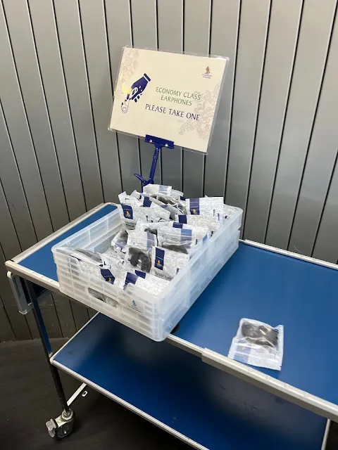 飛行日記(57) 新加坡航空 台北TPE - 新加坡SIN SQ879