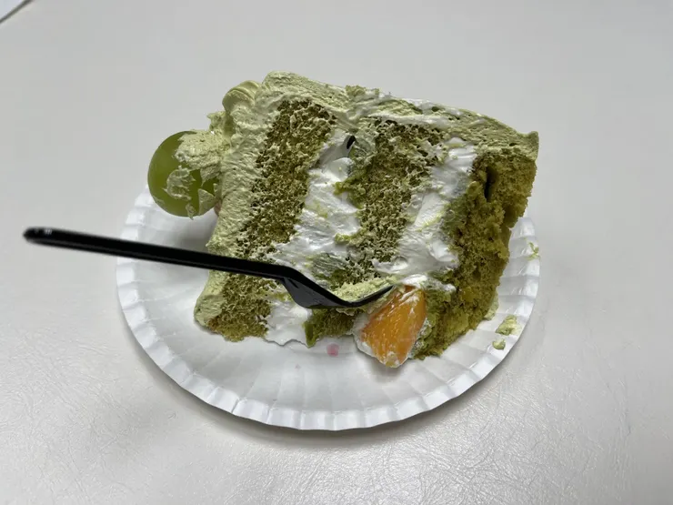 一之軒的青茶水蜜桃蛋糕。