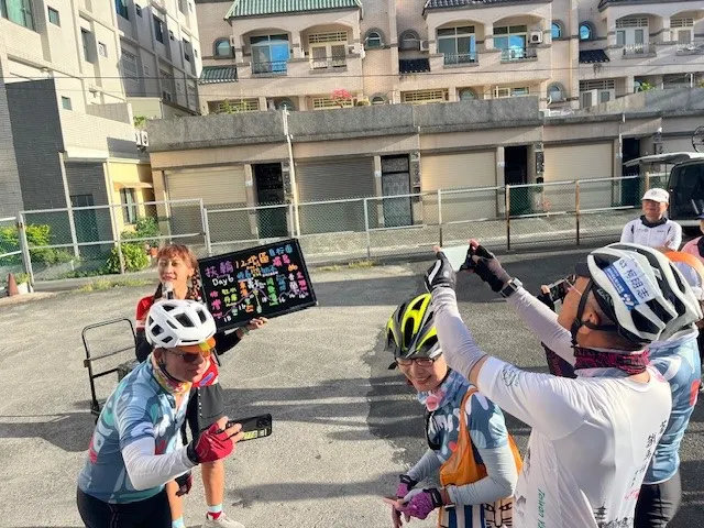 Sharon第一次覺得自己像明星