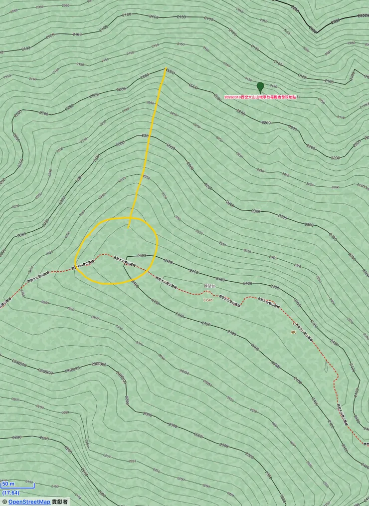 圖三： 瞭望台、寬稜結束處（黃圈）、往北延伸的支棱（黃色直線）、正路（紅色虛線）與罹難位置的相對關係圖。  由於稜線分叉處是最容易走錯的地方，加上罹難者對於原始山徑的經驗並不多，因此從其他方位切到這個墜落點的可能性非常低。從寬稜結束處誤入支棱，自行找路後越陷越深最終墜落，是最合理的可能。