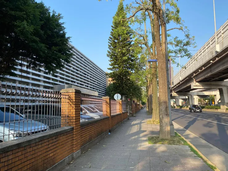 位在基隆路上的慶齡工業研究中心