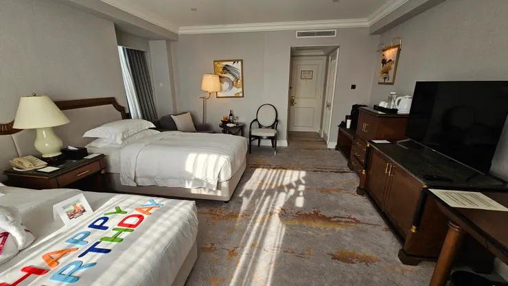 這是高雄漢來大飯店的海景房!下午會西曬!