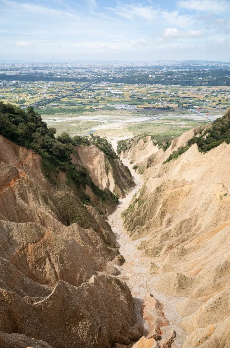 火炎山大峽谷的景色，還是直幅影像最能同時彰顯壯闊又保有遠近的壓縮感呀！