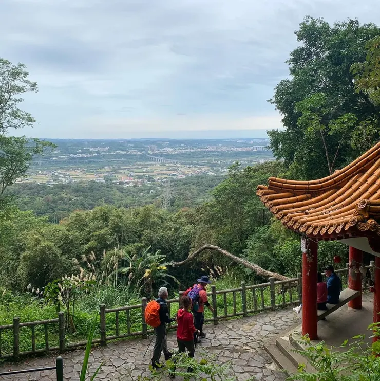 飛鳳山三角點旁的第二涼亭