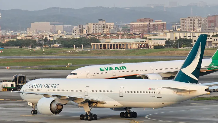 這是國泰航空的波音B777-300型廣體雙走道客機!