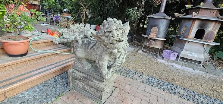 石獅與金爐（圖片截圖於網路）