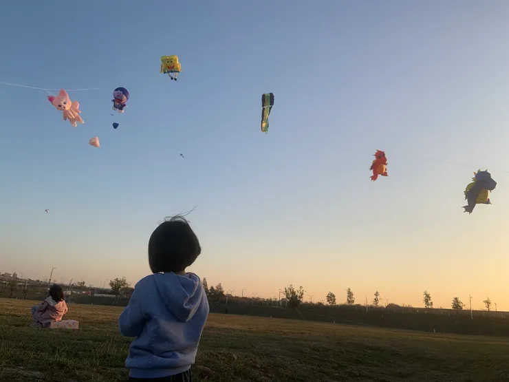 放學後去公園放風的我們