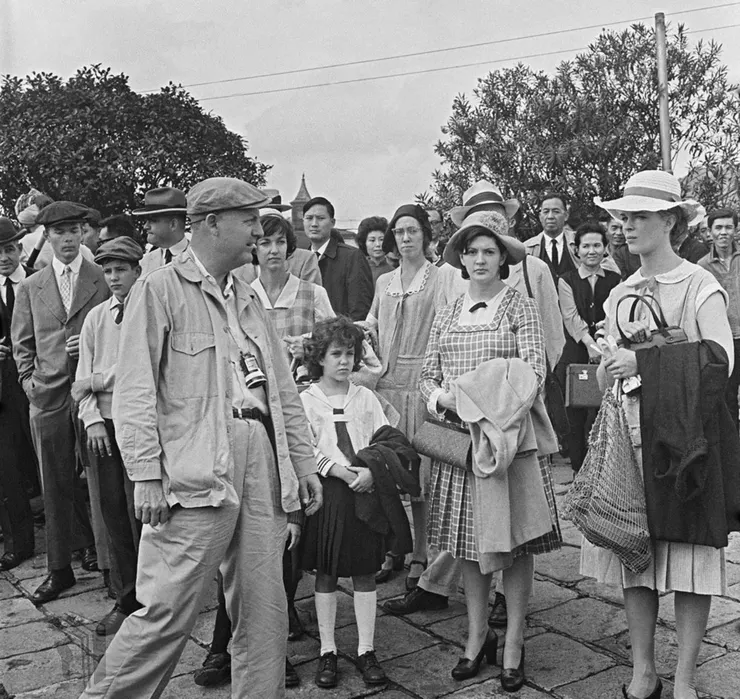 圖8 劇組動員數百名演員聲勢浩大 案名：音樂舞蹈 檔號：0056/0093/1 來源機關：行政院新聞局 管有機關：國家發展委員會檔案管理局