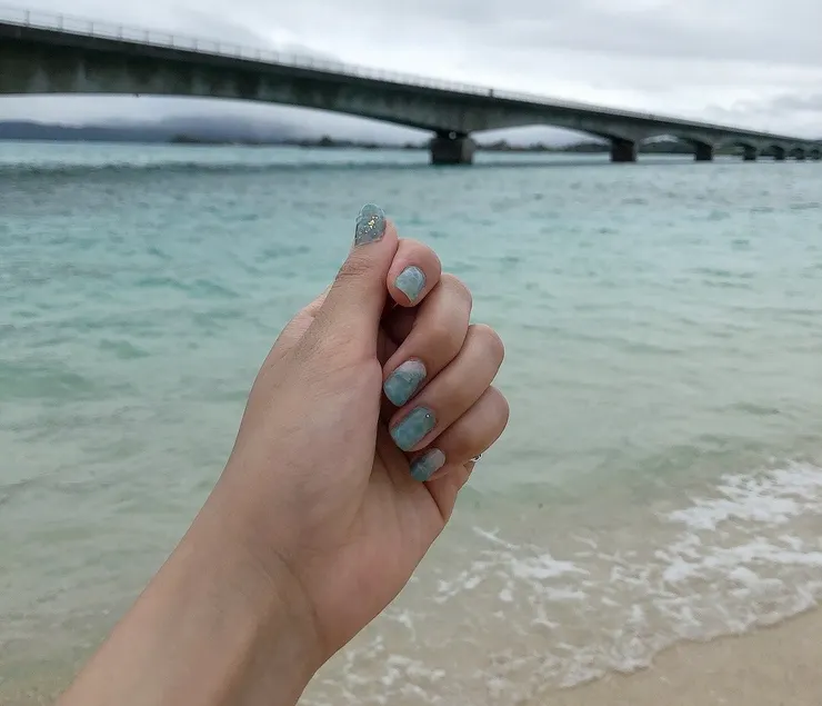 陰陰的古宇利大橋及應景大海指彩