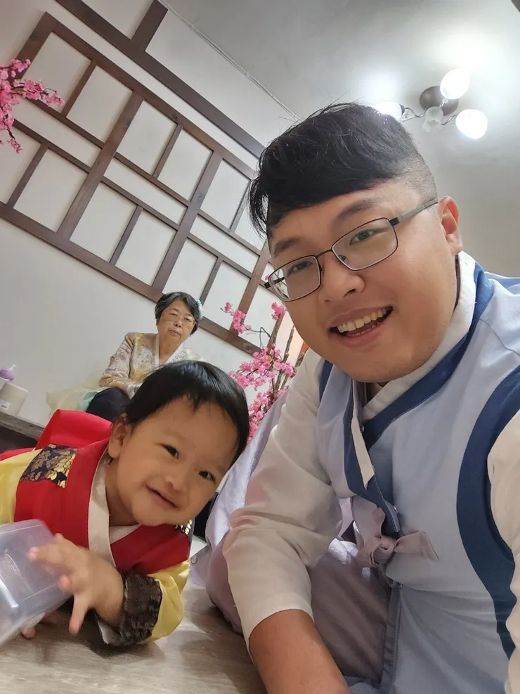 吃寶寶粥後的活力珍豬