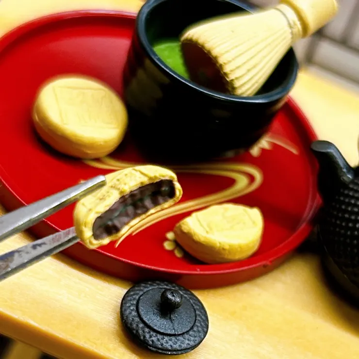 紅豆餅裡面仔細看有不同的夾層喔