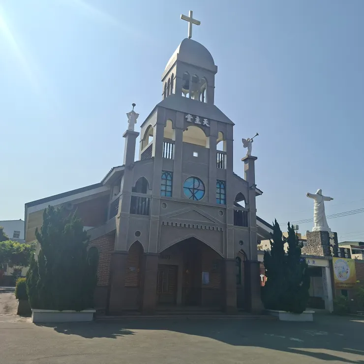 羅厝耶穌聖名堂，現建築為民國八十五年（1996）建成