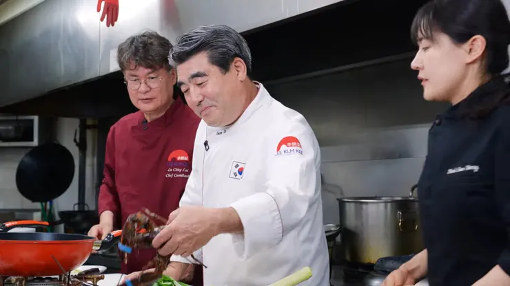 呂敬來（左）、王春良（中）、朴恩影（右）