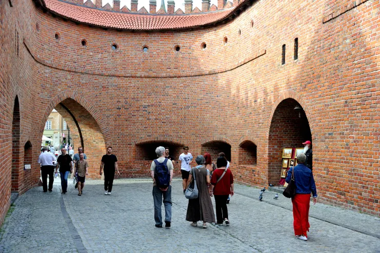 【甕城挺身擋砲彈化做灰再重生】