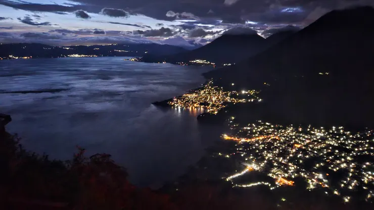 半夜開始爬, 還好一下就到了