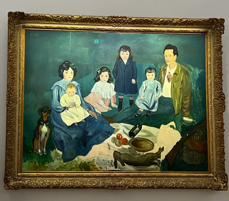 這一張是1903年，22歲的畢卡索畫的「家人」，他早期的畫如此中規中矩