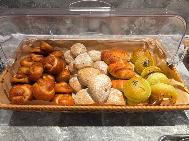 麵包 旁邊有烤箱可以加熱超級貼心!