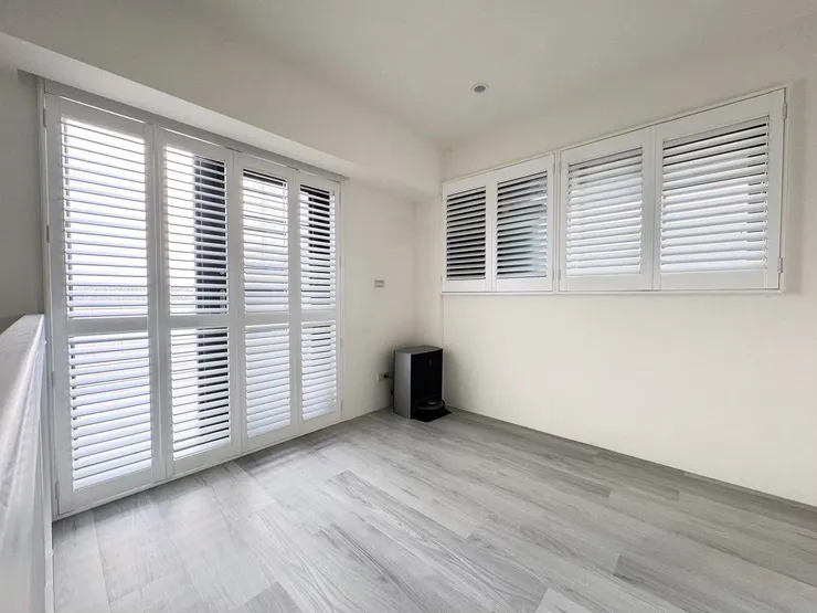 百葉窗適合陽台經常進出的需求