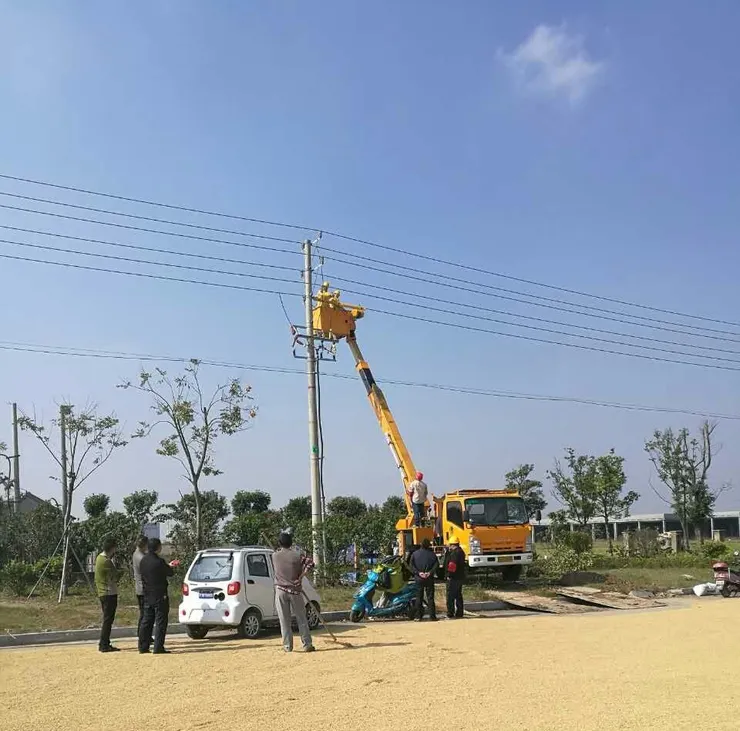 帶電作業(自拍)