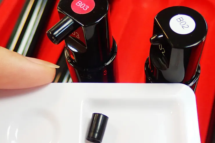 光療DIY│智繪美 O′2nails iN5+│5支變化出145色，APP智能選色大玩DIY光療