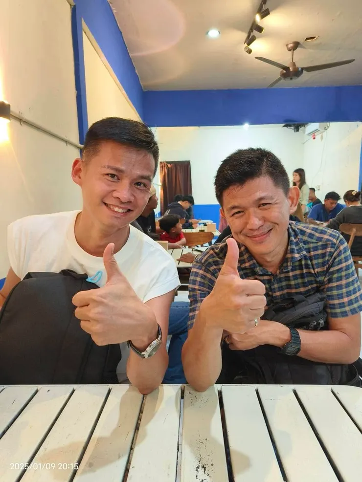 右手邊是我們這幾天的司機，他的名字就叫「Ok」. 體貼.細心.不飆車.不抽煙.守時的Ok司機-其實超多優點