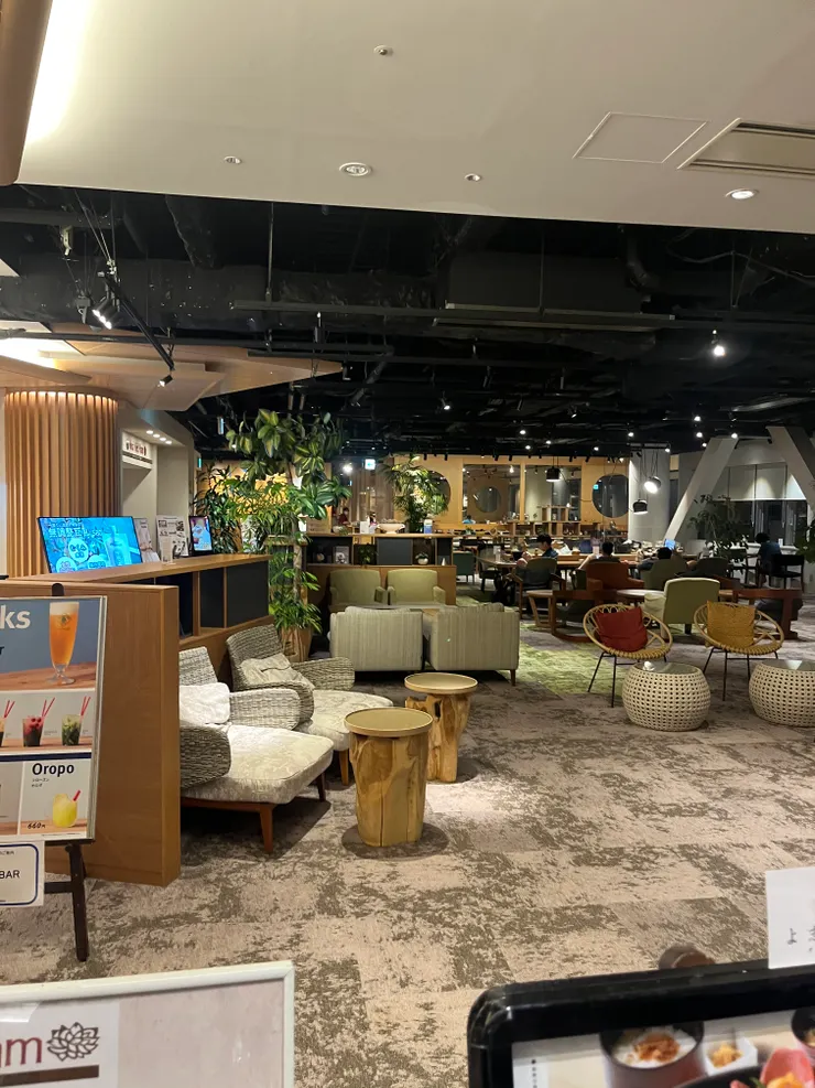 LaQua內部的用餐環境~很舒服