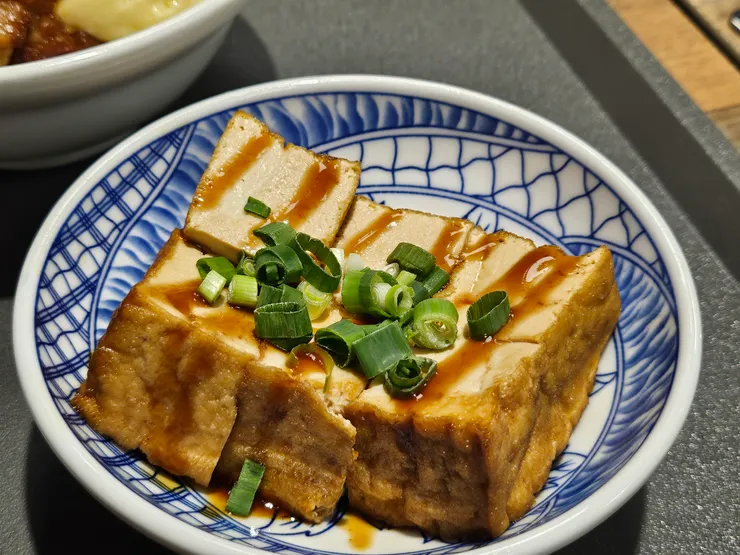 油豆腐的醬料表現我覺得還不錯