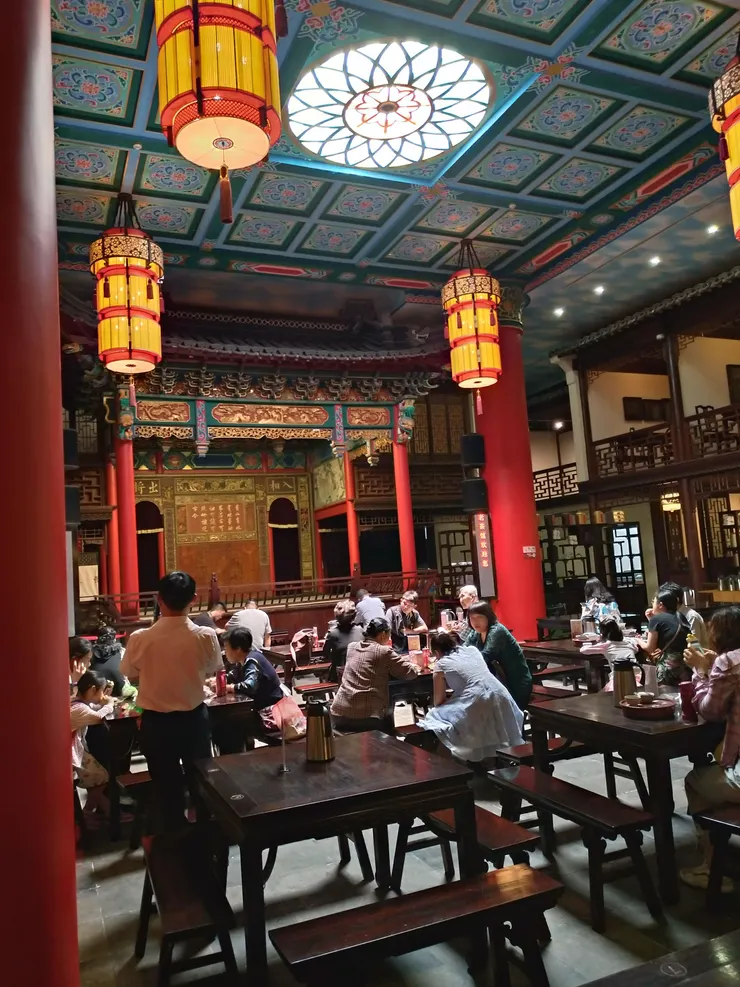 南京博物院當中也有一個老茶館，定時會有戲劇演出