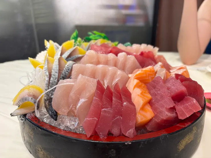 四十片生魚片（味道普通）