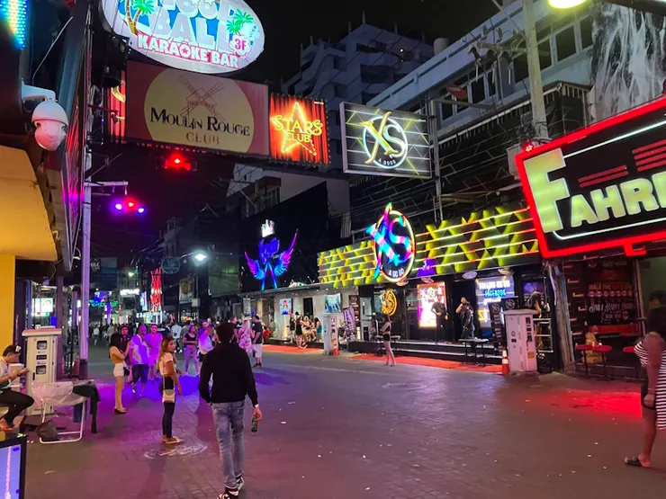 2022 年的年底開張的 XS 是 Pin-up 的姐妹店