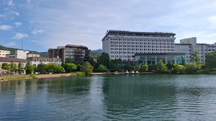 今晚住宿飯店，屋頂有露天大浴場