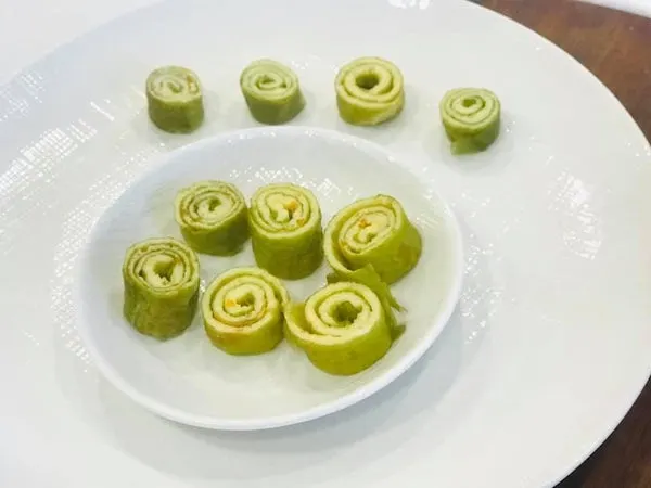 千張/豆皮。蛋捲