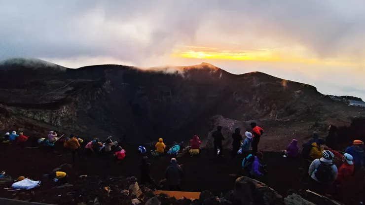 火山口的御來光