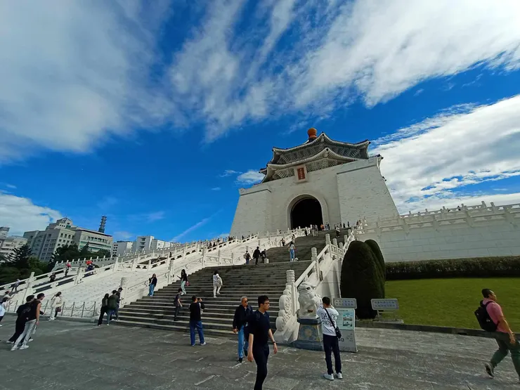 許多遊客  原來這裡有那麼多外國的朋友