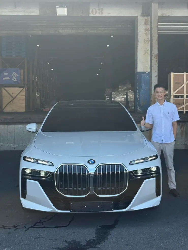 BMW G70 740i到台拆櫃