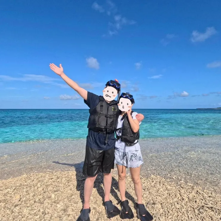 教練幫拍的照片,浮潛上來很狼狽,而且珊瑚石頗刺腳~