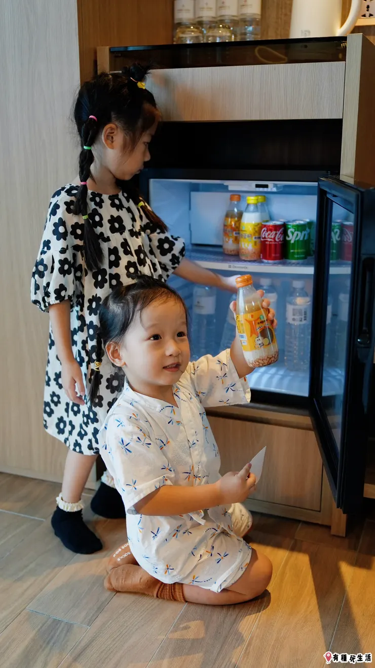 豆奶喝起來！一進房直接選起來了！