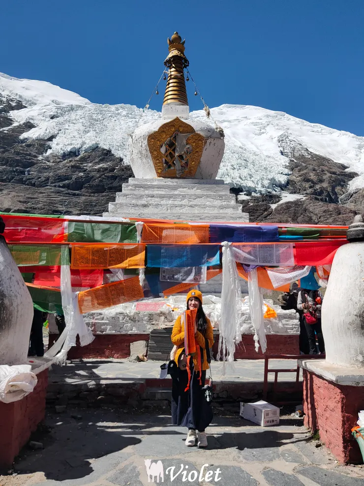 卡若拉冰川掛經幡