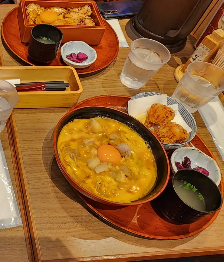 最上方餐點是雞胸肉盒飯