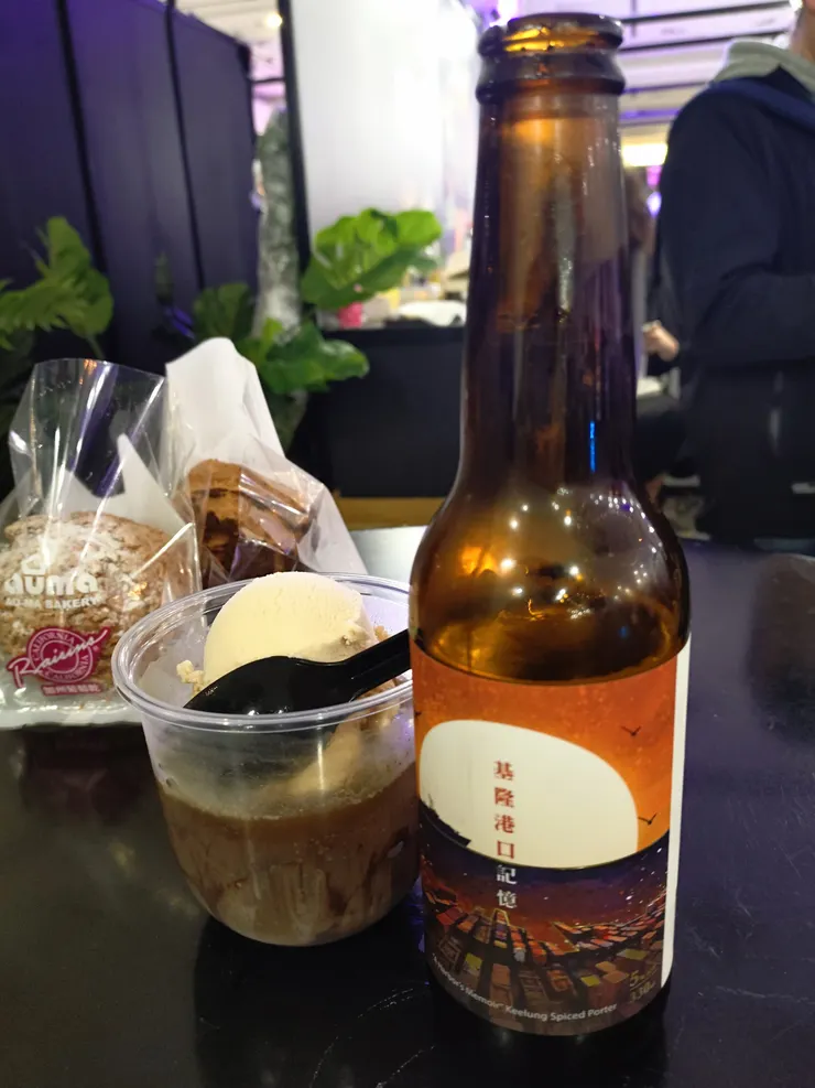 邊吃漂浮邊加酒