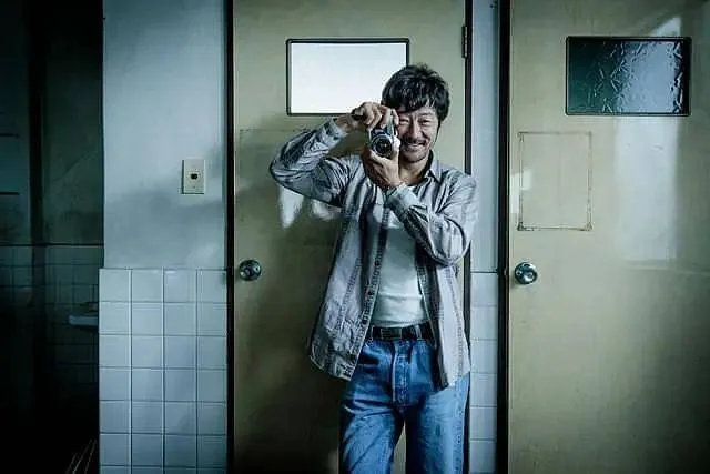 淺野忠信精彩演繹傳奇攝影師的跌宕一生