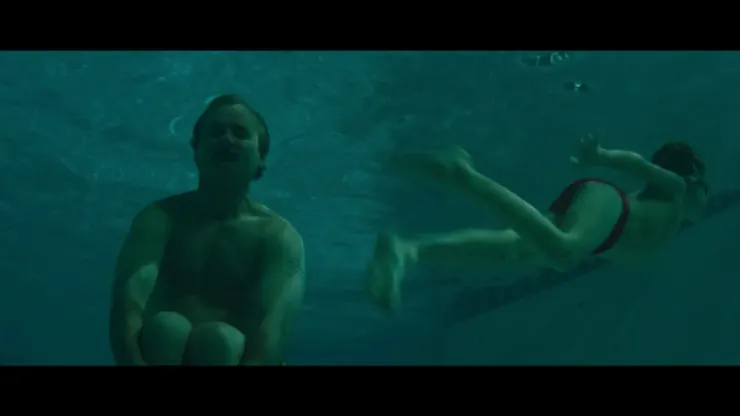 圖 4 Herman閉氣於泳池中的情景