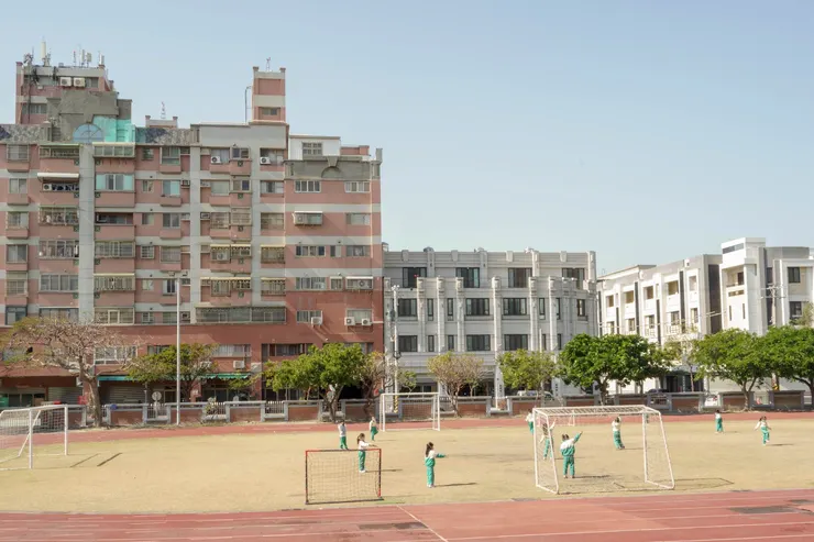 因少子化的影響,正式教師缺額也跟著連動,長期以代理教代理教師做為調配人力的方式(非文中所指學校)。(攝影/張妤瑄)