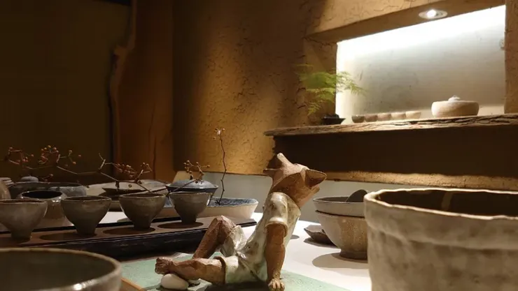 △與展出的作品相互輝映的若水新空間。