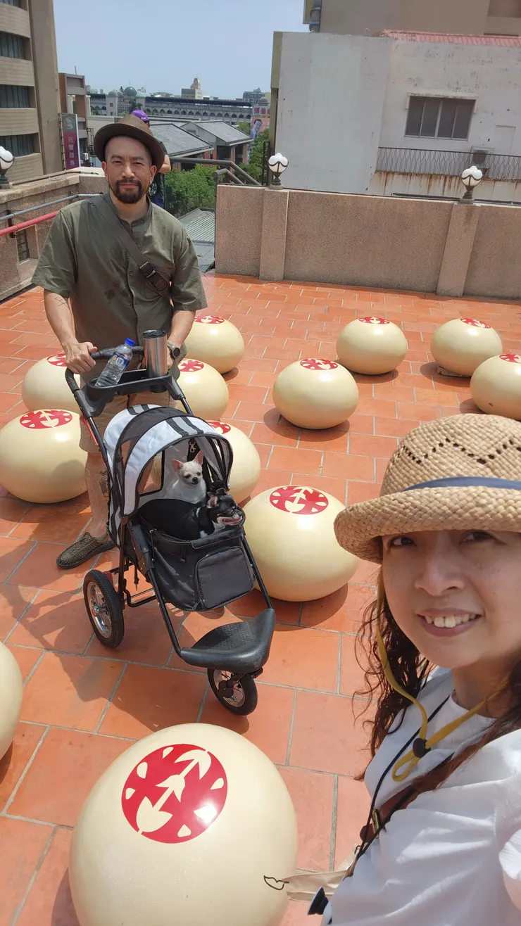 林百貨樓頂的椪餅擺飾