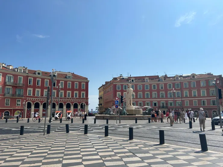 馬塞納廣場 (Place Masséna) | photo by the author