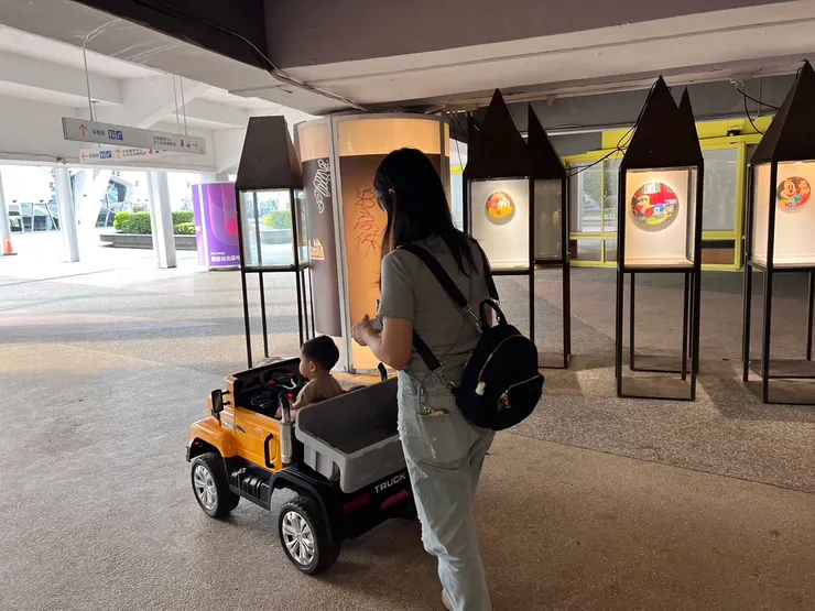 小寶貝出發~在花博園區內遊玩