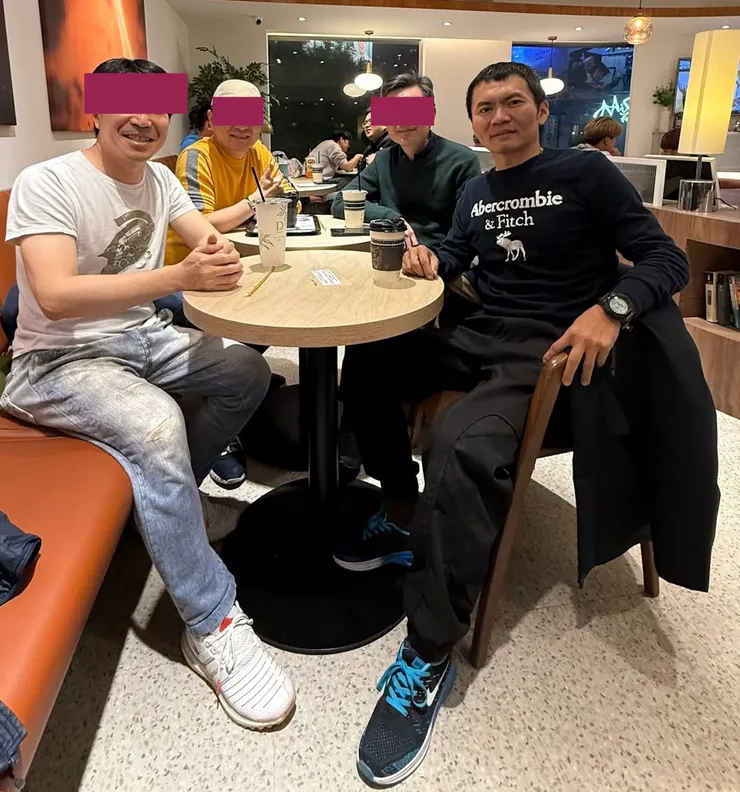 預料外的過年聚會,是說都幾歲了還在穿潮牌.....